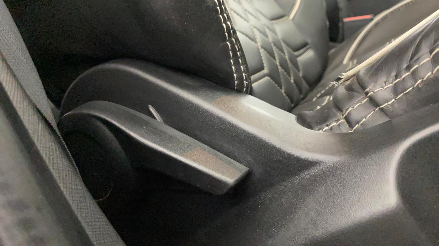 2022 Tata PUNCH ADVENTURE AMT, Petrol, Automatic, 35,076 km, Driver Side Adjustment Panel