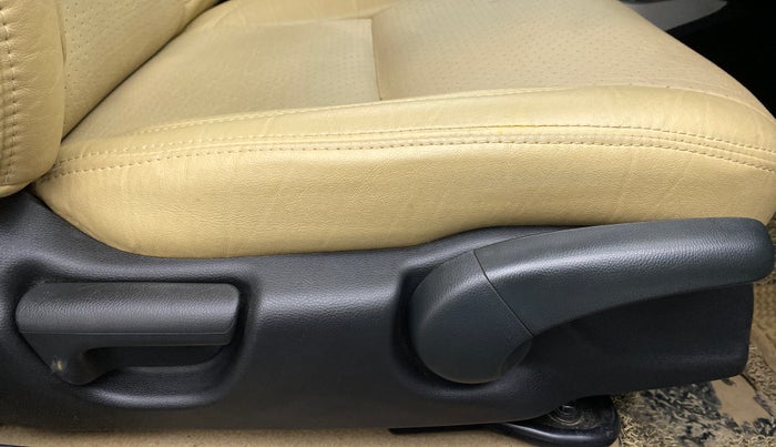 2022 Honda City 1.5L I-VTEC V MT 4TH GEN, Petrol, Manual, 21,636 km, Driver Side Adjustment Panel