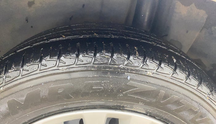 2017 Maruti Ciaz DELTA DIESEL 1.3, Diesel, Manual, 65,617 km, Left Rear Tyre Tread