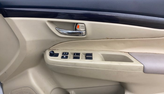 2017 Maruti Ciaz DELTA DIESEL 1.3, Diesel, Manual, 65,617 km, Driver Side Door Panels Control