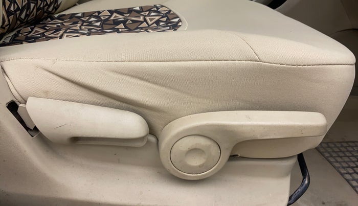 2017 Maruti Ciaz DELTA DIESEL 1.3, Diesel, Manual, 65,617 km, Driver Side Adjustment Panel