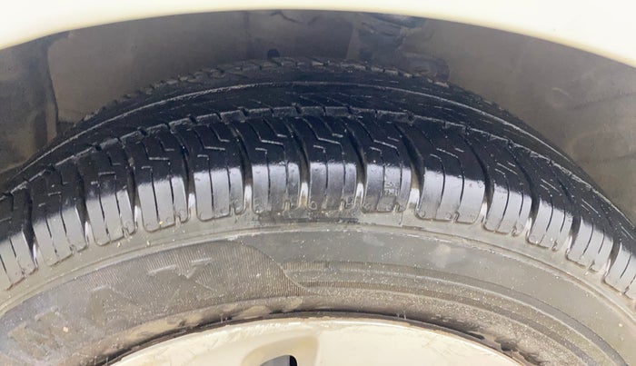 2015 Maruti Celerio VXI AMT, Petrol, Automatic, 59,953 km, Left Front Tyre Tread