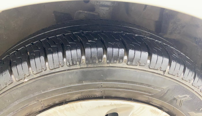 2015 Maruti Celerio VXI AMT, Petrol, Automatic, 59,953 km, Right Front Tyre Tread