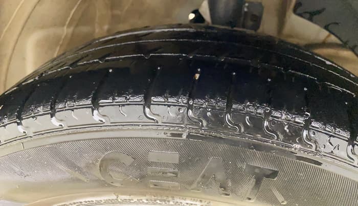 2022 Maruti Swift ZXI, Petrol, Manual, 61,537 km, Right Front Tyre Tread