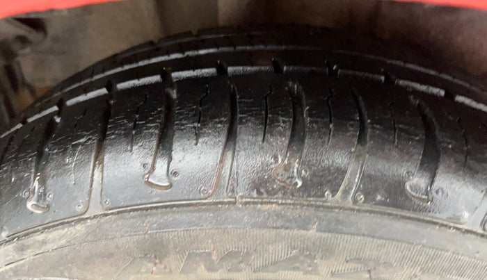 2018 Tata Tiago XZA PETROL, CNG, Automatic, 34,227 km, Right Rear Tyre Tread