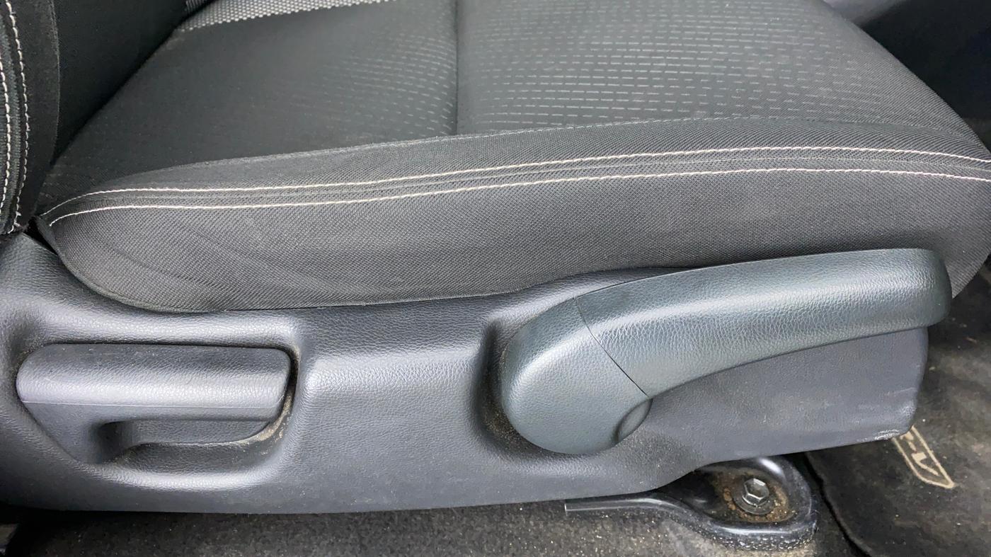 2018 Honda WR-V 1.2 i-VTEC VX MT, Petrol, Manual, 39,128 km, Driver Side Adjustment Panel