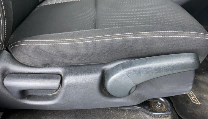 2018 Honda WR-V 1.2 i-VTEC VX MT, Petrol, Manual, 39,128 km, Driver Side Adjustment Panel