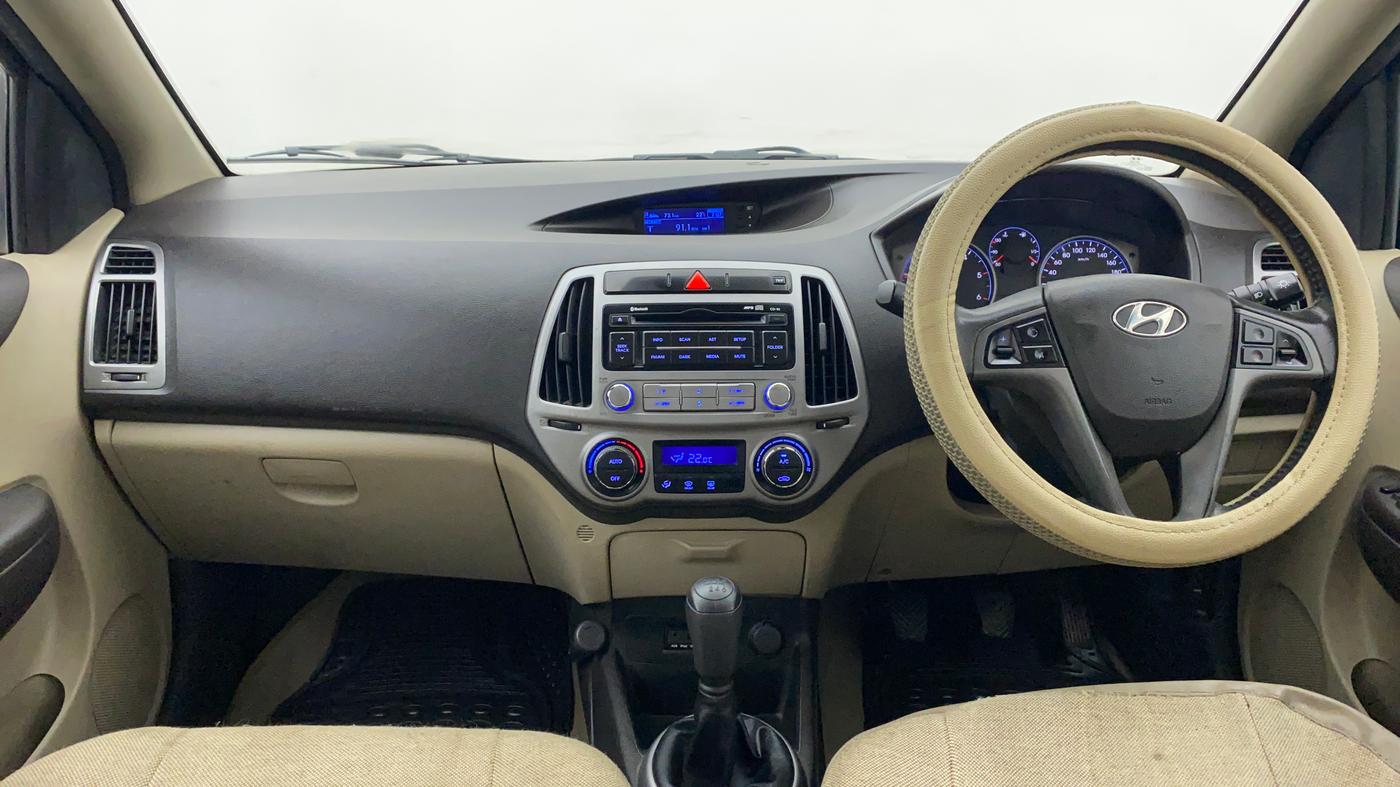 2014 Hyundai i20 SPORTZ 1.4 CRDI, Diesel, Manual, 73,044 km, Dashboard View