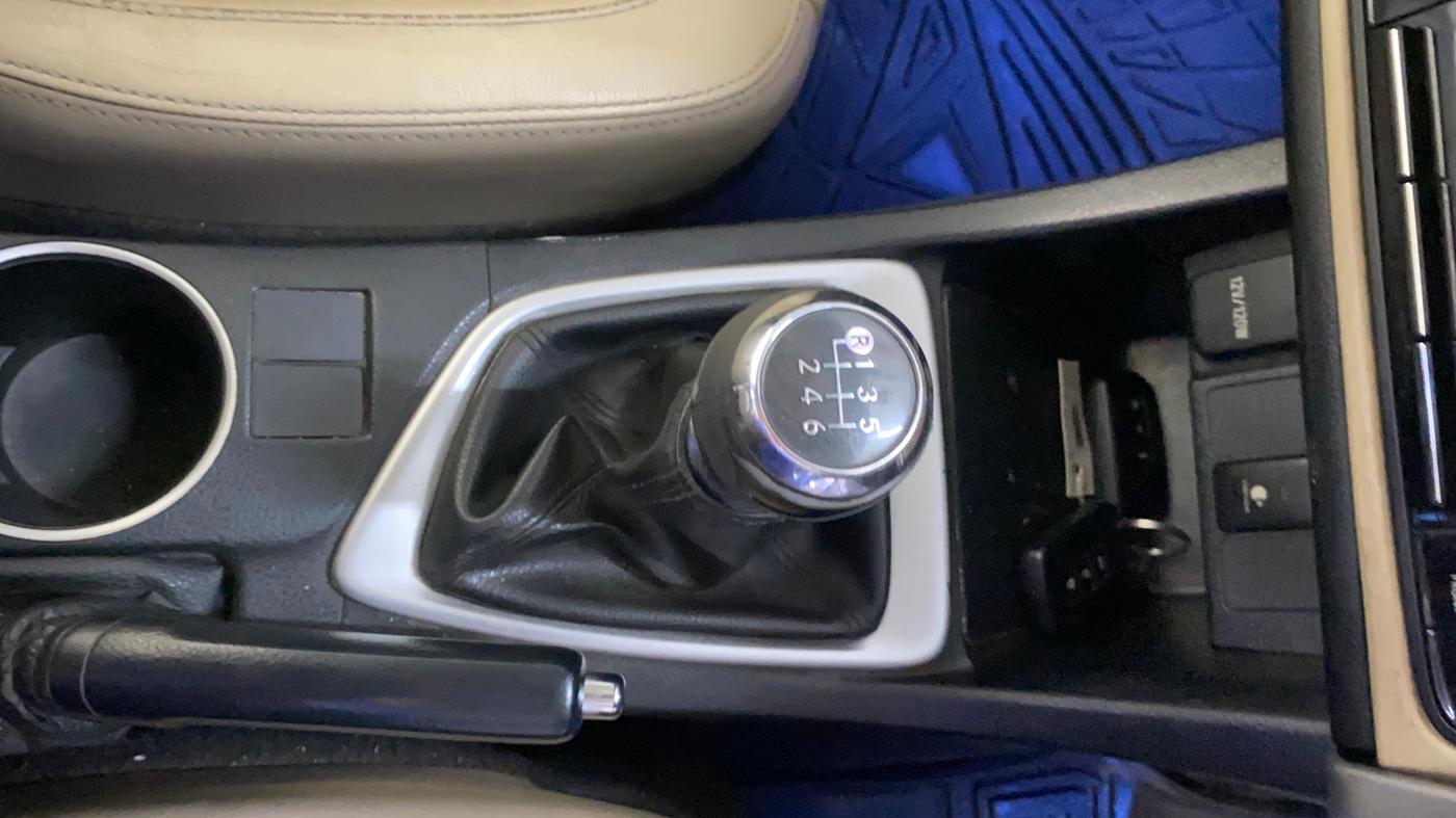 2018 Toyota Corolla Altis GL PETROL, Petrol, Manual, 88,507 km, Gear Lever