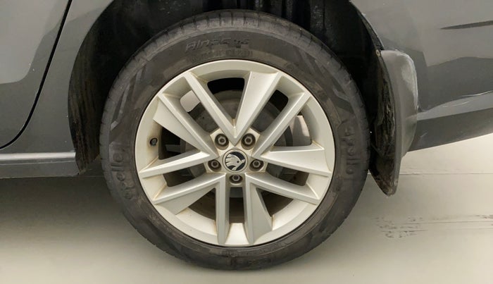 2018 Skoda Rapid STYLE 1.6 MPI AT, Petrol, Automatic, 35,851 km, Left Rear Wheel