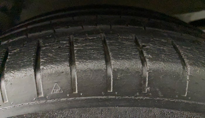 2018 Skoda Rapid STYLE 1.6 MPI AT, Petrol, Automatic, 35,851 km, Left Front Tyre Tread