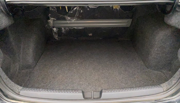 2018 Skoda Rapid STYLE 1.6 MPI AT, Petrol, Automatic, 35,851 km, Boot Inside