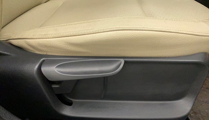 2018 Skoda Rapid STYLE 1.6 MPI AT, Petrol, Automatic, 35,851 km, Driver Side Adjustment Panel