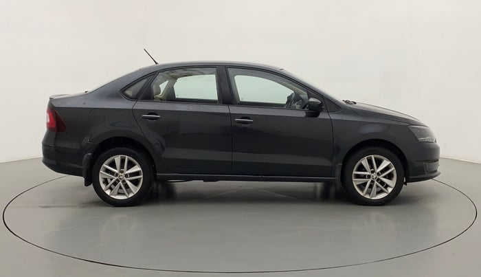 2018 Skoda Rapid STYLE 1.6 MPI AT, Petrol, Automatic, 35,851 km, Right Side