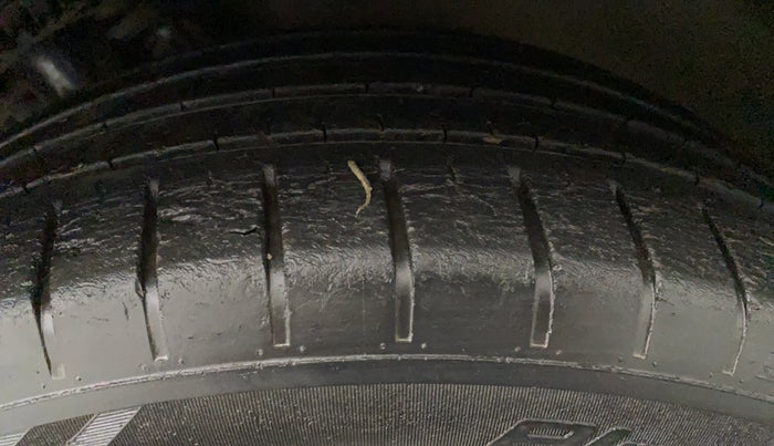 2018 Skoda Rapid STYLE 1.6 MPI AT, Petrol, Automatic, 35,851 km, Right Front Tyre Tread