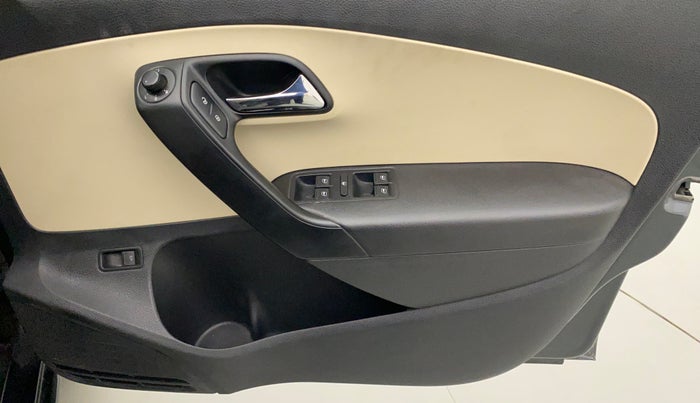 2018 Skoda Rapid STYLE 1.6 MPI AT, Petrol, Automatic, 35,851 km, Driver Side Door Panels Control