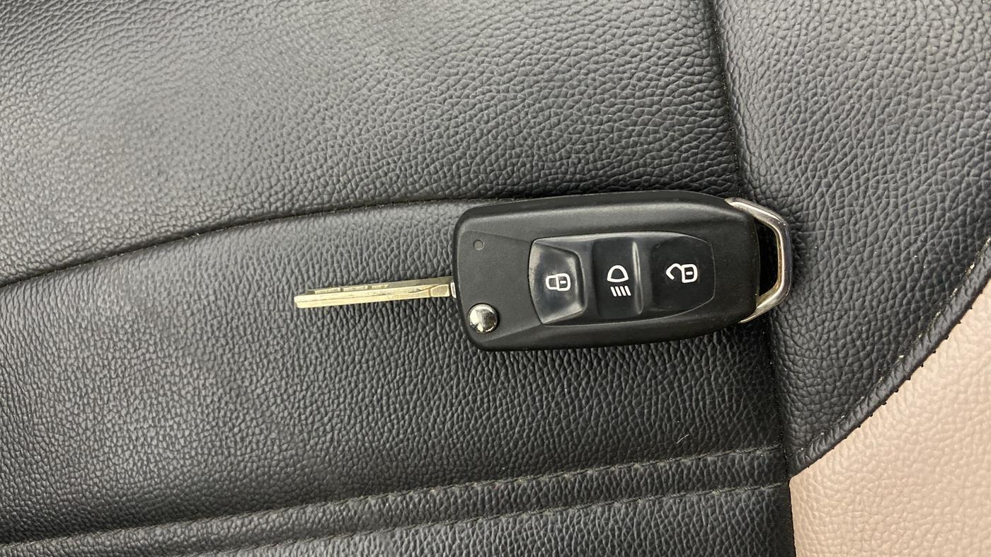 2019 Tata TIAGO NRG PETROL, Petrol, Manual, 47,886 km, Key Close Up