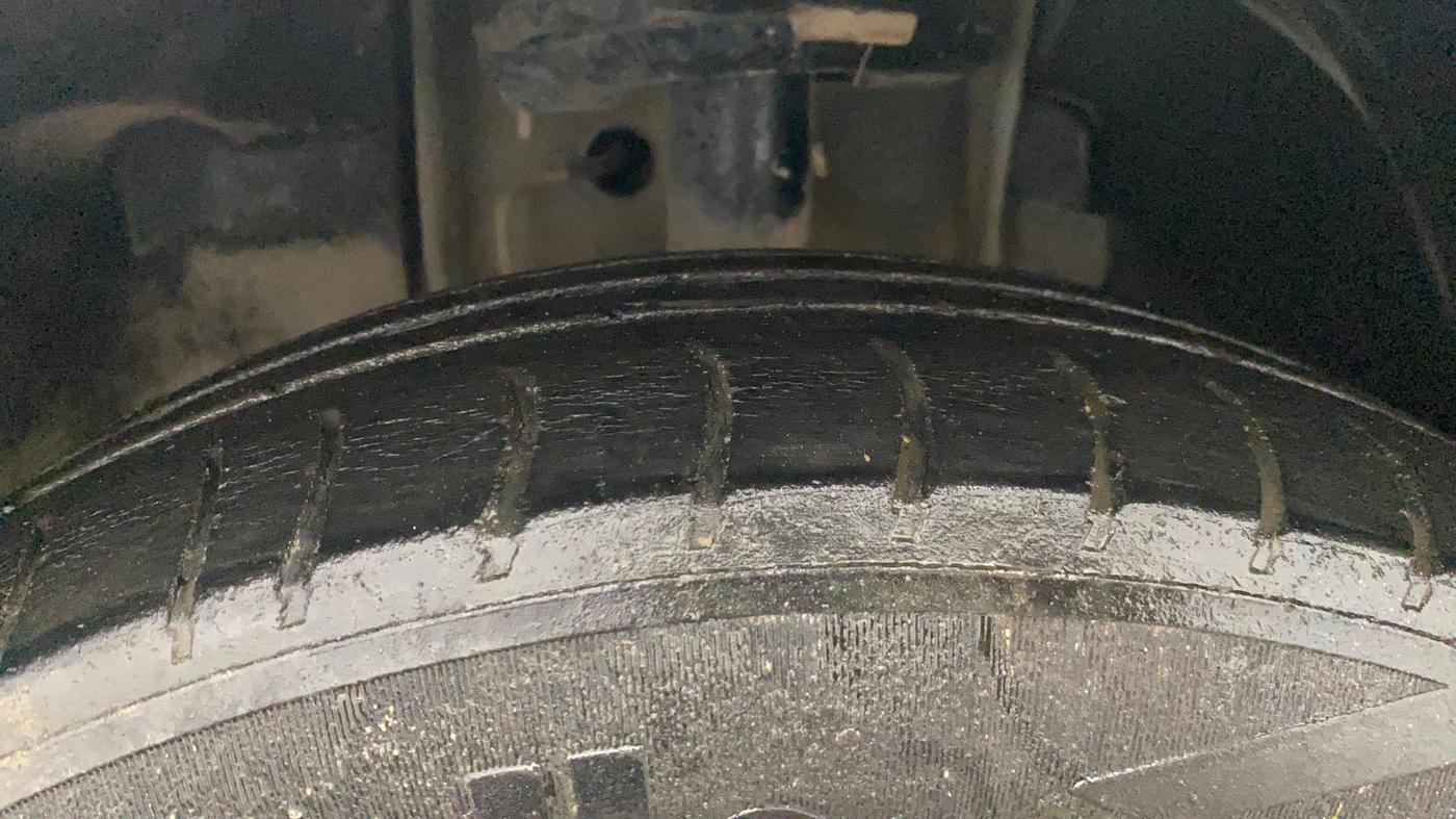 2016 Tata Tiago XE DIESEL, Diesel, Manual, 1,23,710 km, Left Front Tyre Tread