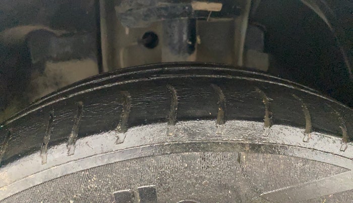 2016 Tata Tiago XE DIESEL, Diesel, Manual, 1,23,341 km, Left Front Tyre Tread