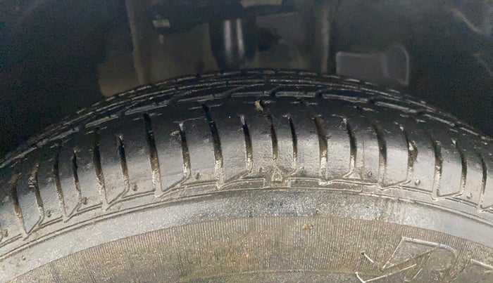 2016 Tata Tiago XE DIESEL, Diesel, Manual, 1,23,341 km, Right Front Tyre Tread