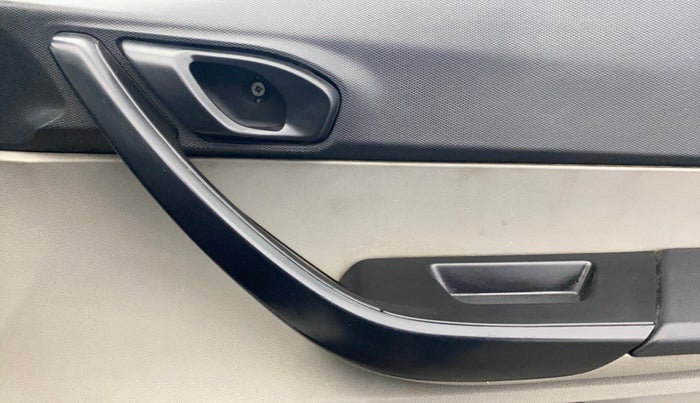 2016 Tata Tiago XE DIESEL, Diesel, Manual, 1,23,341 km, Driver Side Door Panels Control