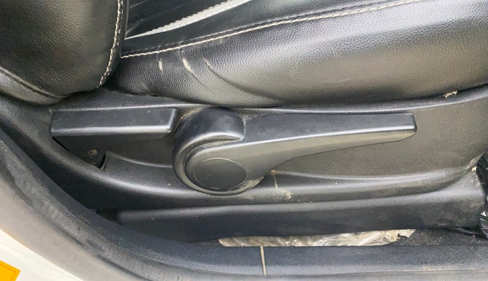 2017 Tata Tiago XZ PETROL, Petrol, Manual, 73,291 km, Driver Side Adjustment Panel