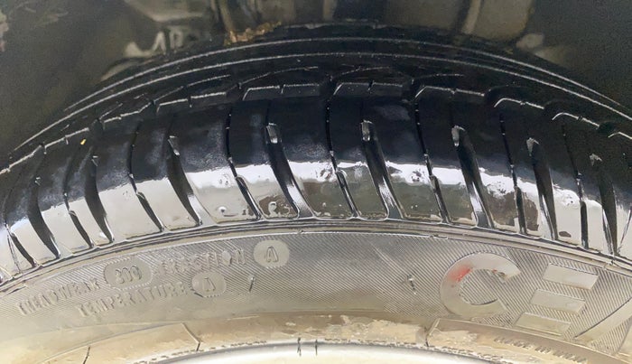 2017 Tata Tiago XZ PETROL, Petrol, Manual, 73,291 km, Left Front Tyre Tread