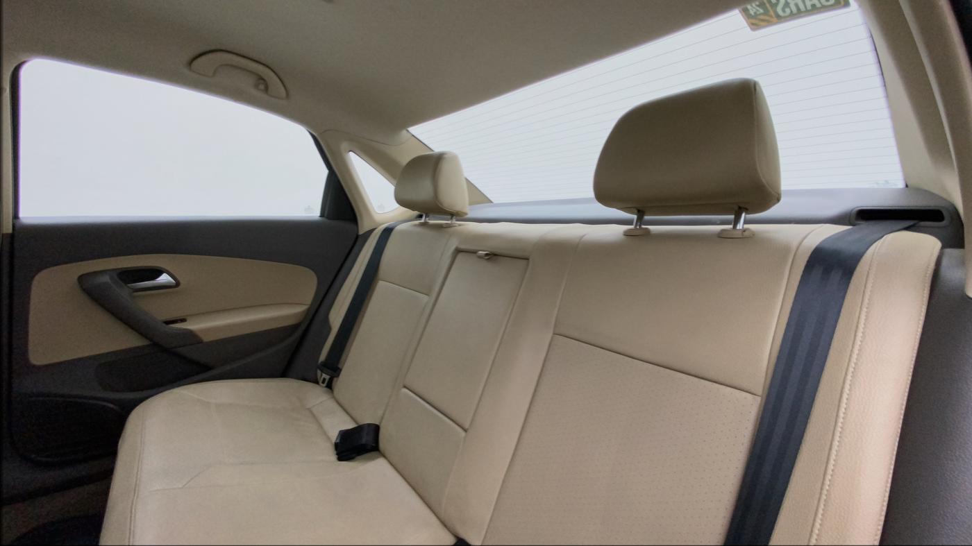 2016 Volkswagen Vento HIGHLINE PETROL AT, Petrol, Automatic, 72,489 km, Right Side Rear Door Cabin