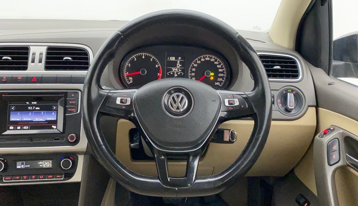 2016 Volkswagen Vento HIGHLINE PETROL AT, Petrol, Automatic, 72,489 km, Steering Wheel Close Up