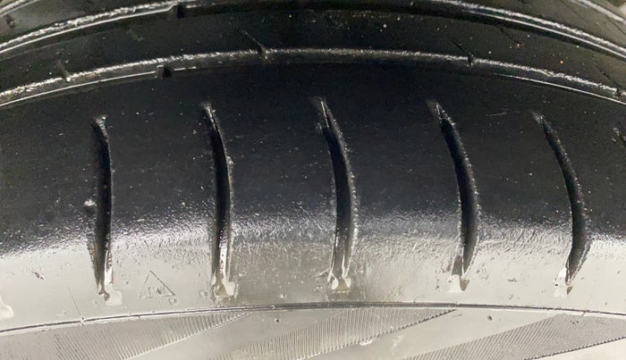 2016 Hyundai Grand i10 MAGNA AT 1.2 KAPPA VTVT, Petrol, Automatic, 64,815 km, Right Rear Tyre Tread