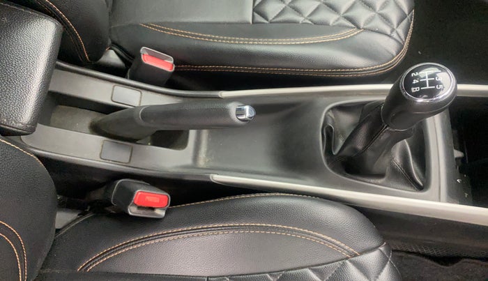 2016 Maruti Baleno ZETA PETROL 1.2, Petrol, Manual, 1,29,573 km, Gear Lever