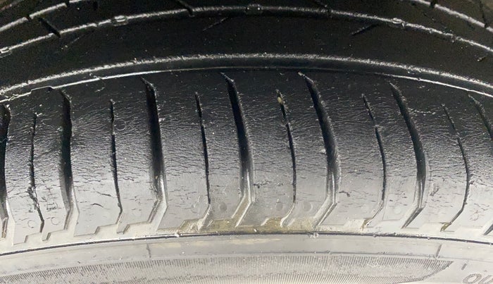 2016 Maruti Baleno ZETA PETROL 1.2, Petrol, Manual, 1,29,573 km, Left Rear Tyre Tread
