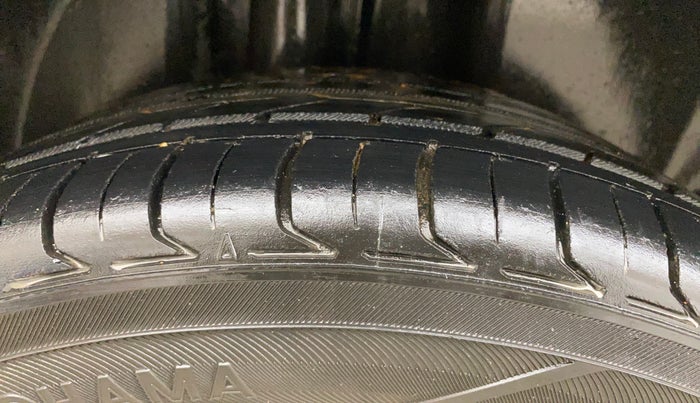 2018 Volkswagen Vento HIGHLINE PLUS 1.2 AT 16 ALLOY, Petrol, Automatic, 67,028 km, Right Rear Tyre Tread