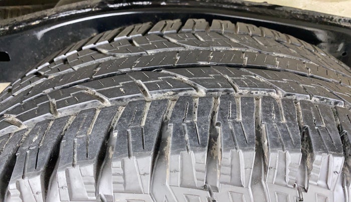 2015 Toyota Fortuner 3.0 AT 4X2, Diesel, Automatic, 90,167 km, Right Rear Tyre Tread
