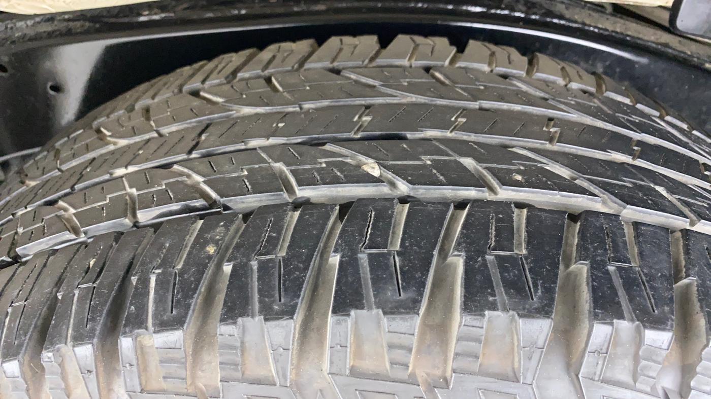 2015 Toyota Fortuner 3.0 AT 4X2, Diesel, Automatic, 90,167 km, Left Rear Tyre Tread