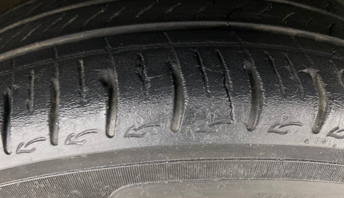 2023 Hyundai GRAND I10 NIOS ASTA AMT 1.2 KAPPA VTVT, Petrol, Automatic, 54,392 km, Right Front Tyre Tread