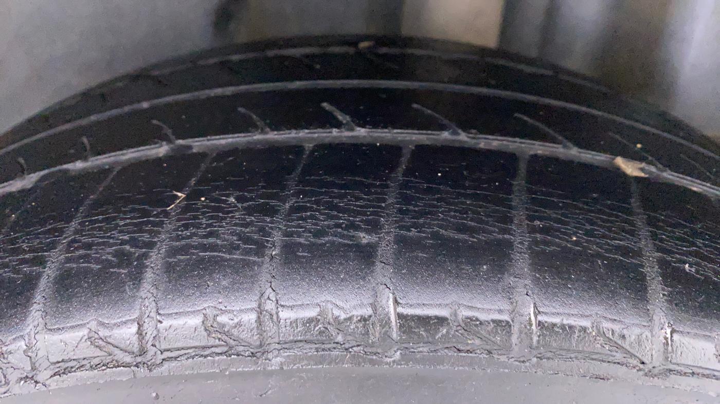 2016 Skoda Rapid Style 1.5 TDI AT, Diesel, Automatic, Left Rear Tyre Tread