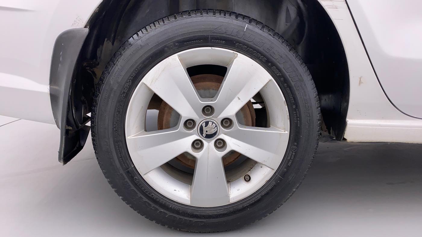 2016 Skoda Rapid Style 1.5 TDI AT, Diesel, Automatic, Right Rear Wheel