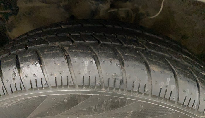 2017 Maruti Celerio ZXI, Petrol, Manual, 30,279 km, Left Front Tyre Tread
