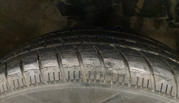 2017 Maruti Celerio ZXI, Petrol, Manual, 30,279 km, Right Front Tyre Tread