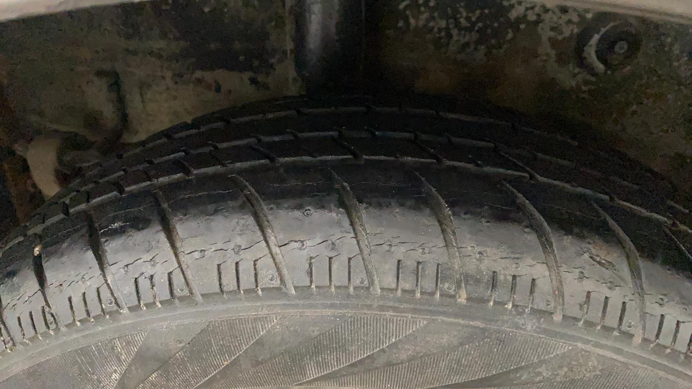2017 Maruti Celerio ZXI, Petrol, Manual, 30,279 km, Right Rear Tyre Tread