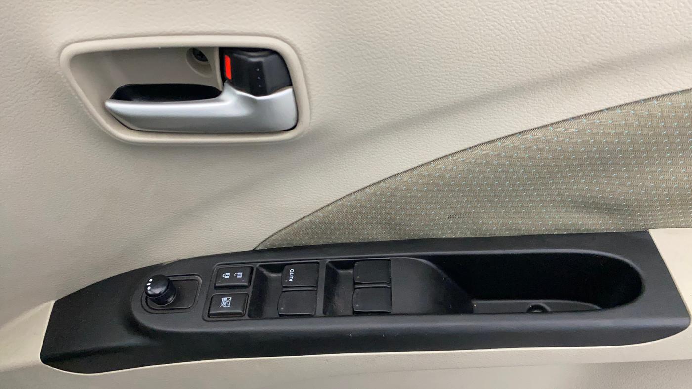 2017 Maruti Celerio ZXI, Petrol, Manual, 30,279 km, Driver Side Door Panels Control