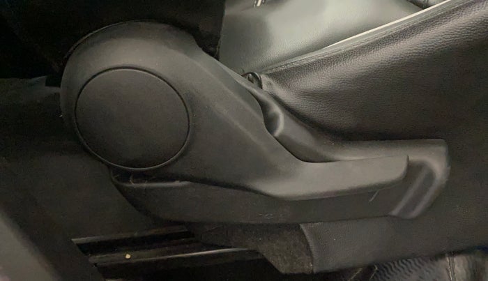 2023 Maruti IGNIS DELTA 1.2, CNG, Manual, 40,083 km, Driver Side Adjustment Panel