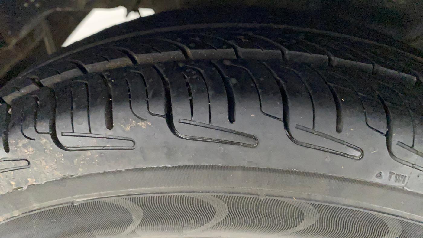 2017 Hyundai Eon ERA PLUS (O), Petrol, Manual, 62,413 km, Right Rear Tyre Tread