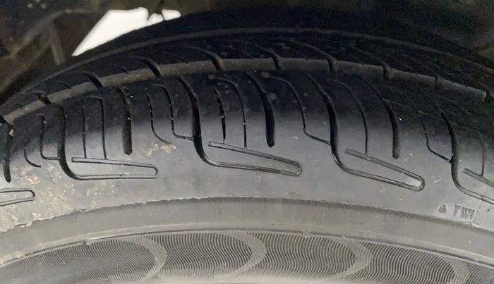 2017 Hyundai Eon ERA PLUS (O), Petrol, Manual, 62,413 km, Right Rear Tyre Tread