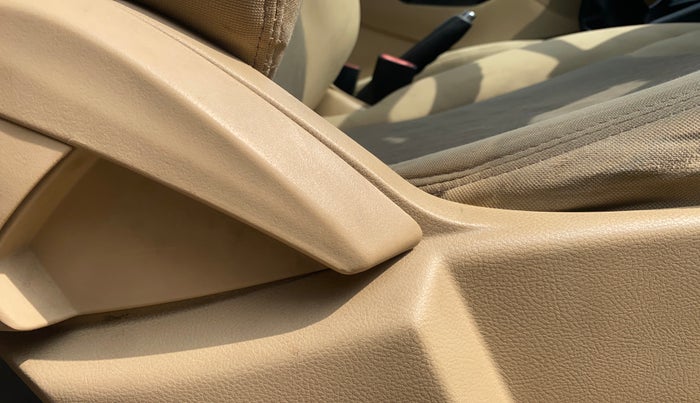 2015 Ford Figo Aspire TREND 1.2 PETROL, Petrol, Manual, 73,823 km, Driver Side Adjustment Panel