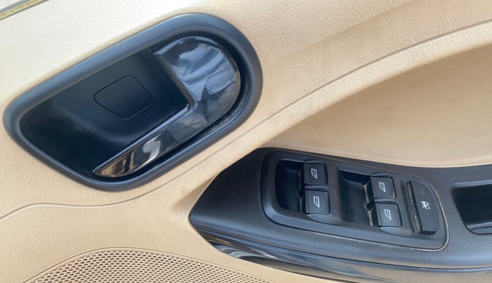 2015 Ford Figo Aspire TREND 1.2 PETROL, Petrol, Manual, 73,823 km, Driver Side Door Panels Control