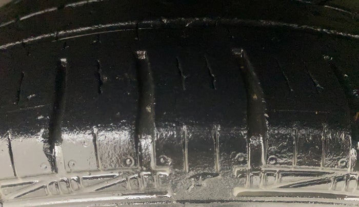 2015 Ford Figo Aspire TREND 1.2 PETROL, Petrol, Manual, 73,823 km, Left Front Tyre Tread