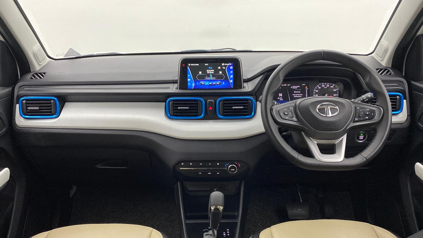 2022 Tata PUNCH CREATIVE AMT 1.2 RTN DUAL TONE, Petrol, Automatic, 2,222 km, Dashboard