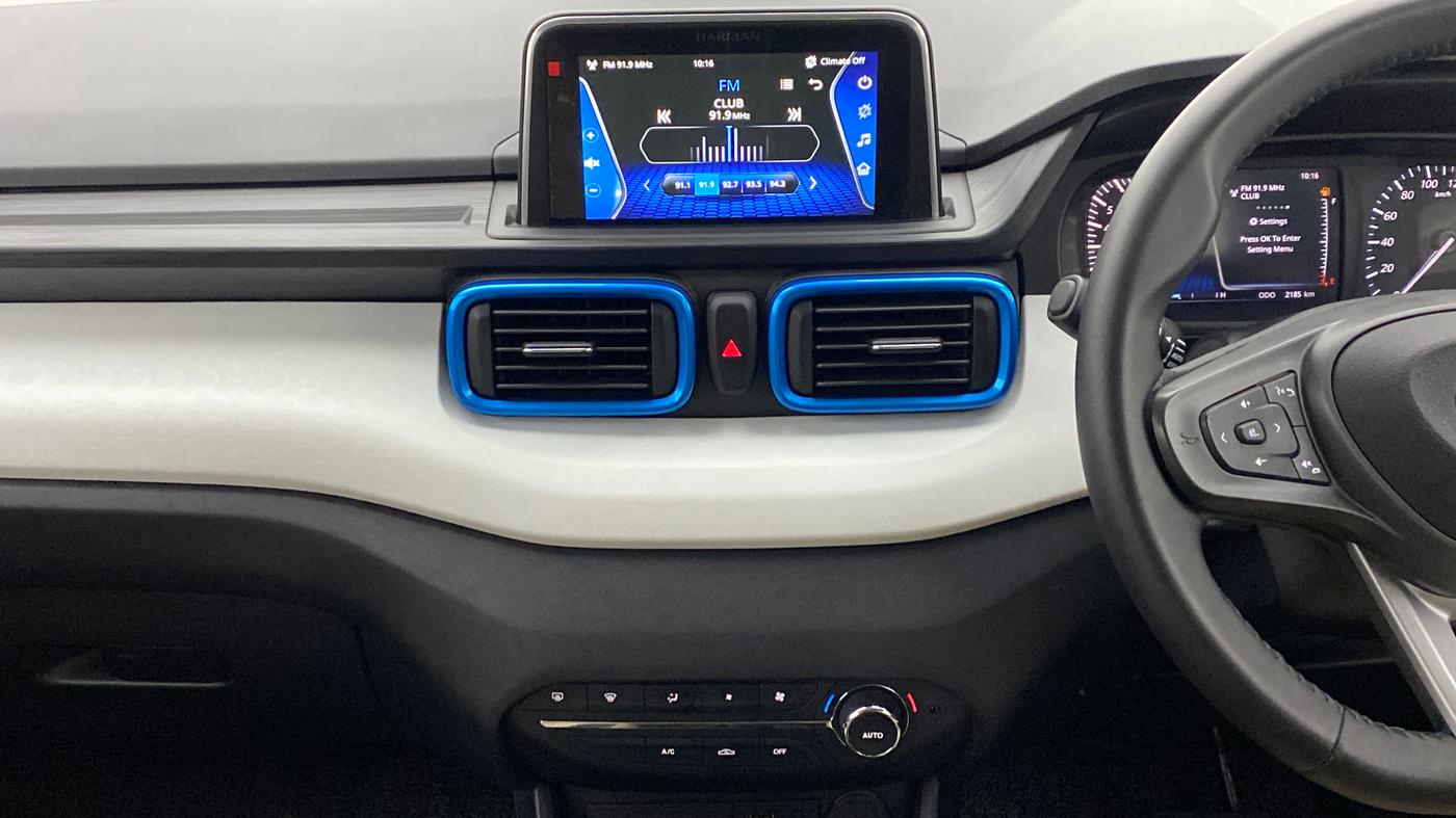 2022 Tata PUNCH CREATIVE AMT 1.2 RTN DUAL TONE, Petrol, Automatic, 2,222 km, Air Conditioner